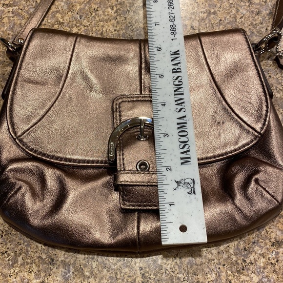 Coach Crossbody Leather Small Bag The Color is Possibly a Bronze or a Gold Color - Picture 7 of 17